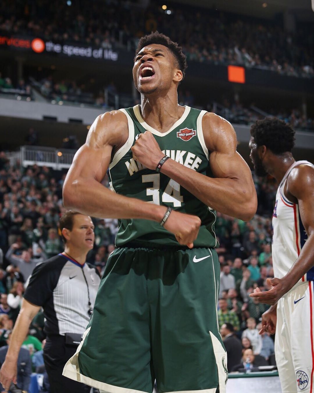 米利唐重伤缺阵3-4月！皇马后防线告急 6大后卫同时伤停（米利唐重伤将缺席3至4个月，皇马后防告急：6名后卫齐伤停）