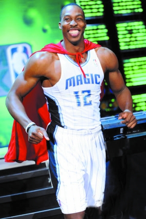 每体：在巴萨更衣室，队友们都叫杰拉德-马丁为“杰拉德-马尔蒂尼”（每体：巴萨更衣室中，杰拉德-马丁被队友称作“杰拉德-马尔蒂尼”）