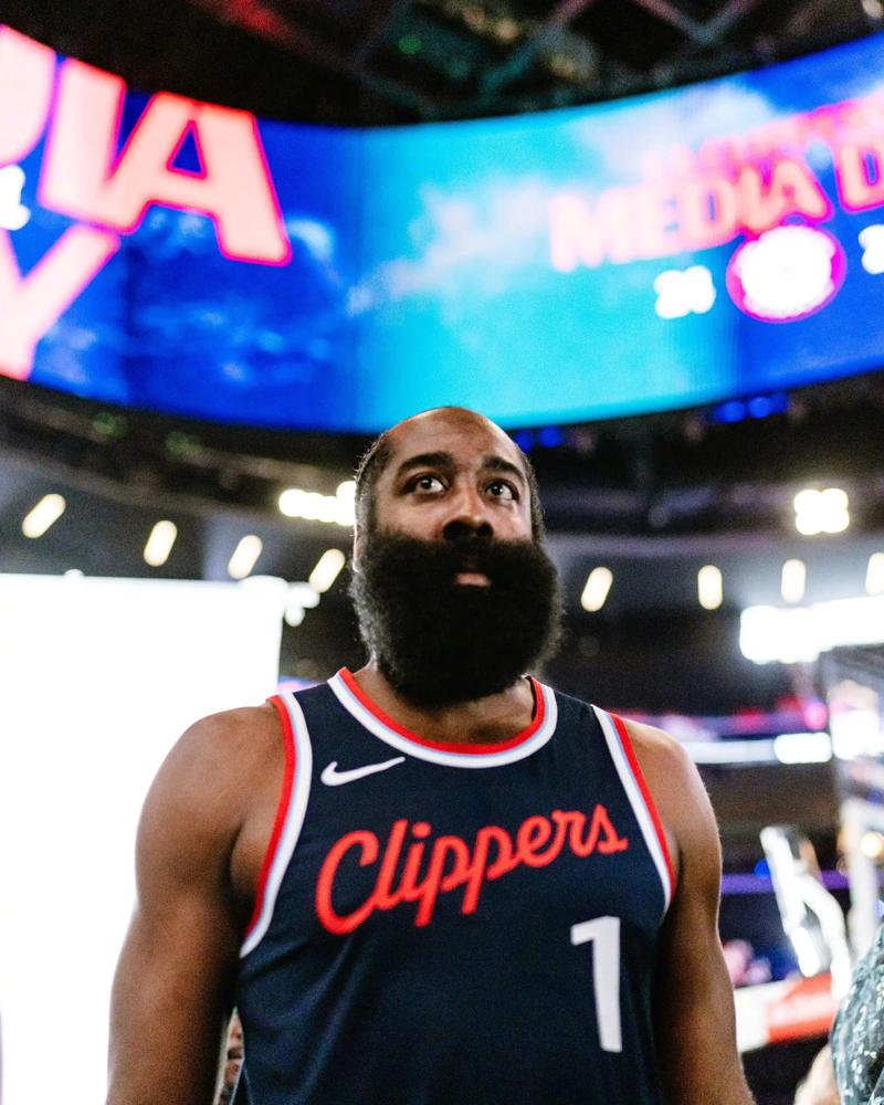 半场战报：维罗纳0-1帕尔马，马特奥-佩莱格里诺破门（半场简报：帕尔马1-0领先维罗纳，马特奥-佩莱格里诺建功）