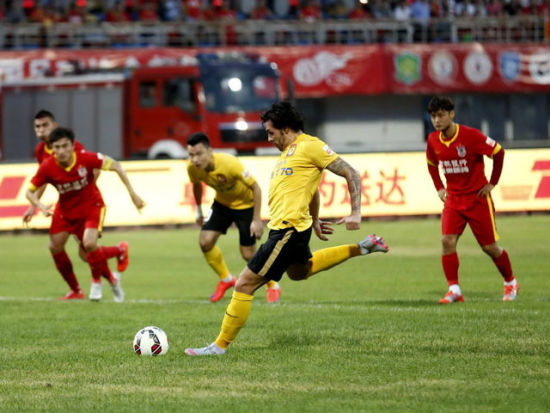 欧文连续突破得分，状态火热（欧文连续冲击篮筐得手，手感滚烫）