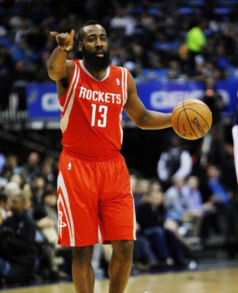 NBA战报：波特26分8助，雄鹿113-109险胜活塞（波特26+8领衔，雄鹿113-109惊险击退活塞）