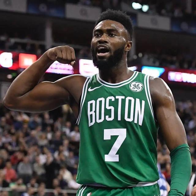 斯基拉：罗马已向切利克开3年新合同，一些欧洲俱乐部正在关注（斯基拉：罗马已向切利克提供为期三年的新约，欧洲多队持续关注）