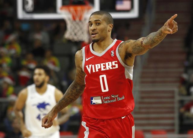 更是两家俱 更是两家俱